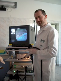 dr Marek Horyski z endoskopem